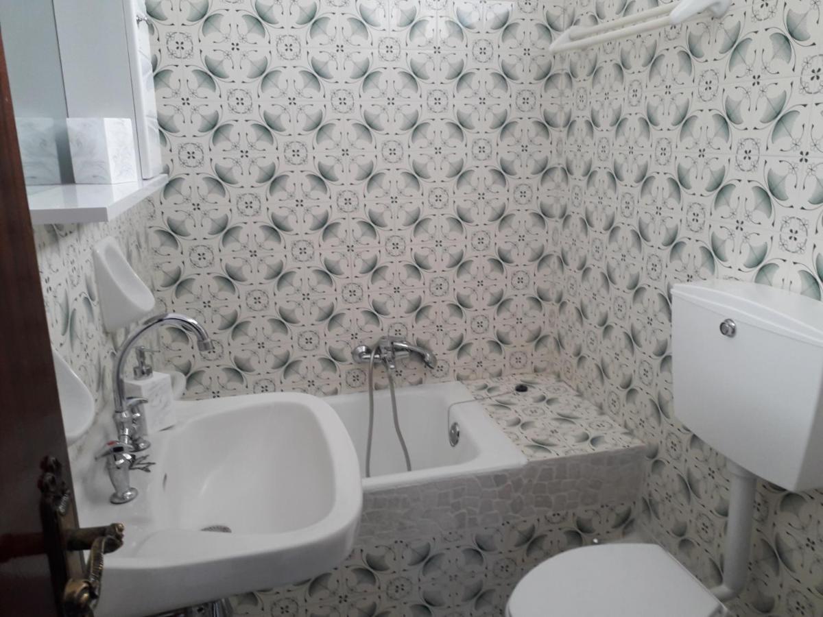 Atlas Apartment With Private Beach And Seaview Loutráki Dış mekan fotoğraf