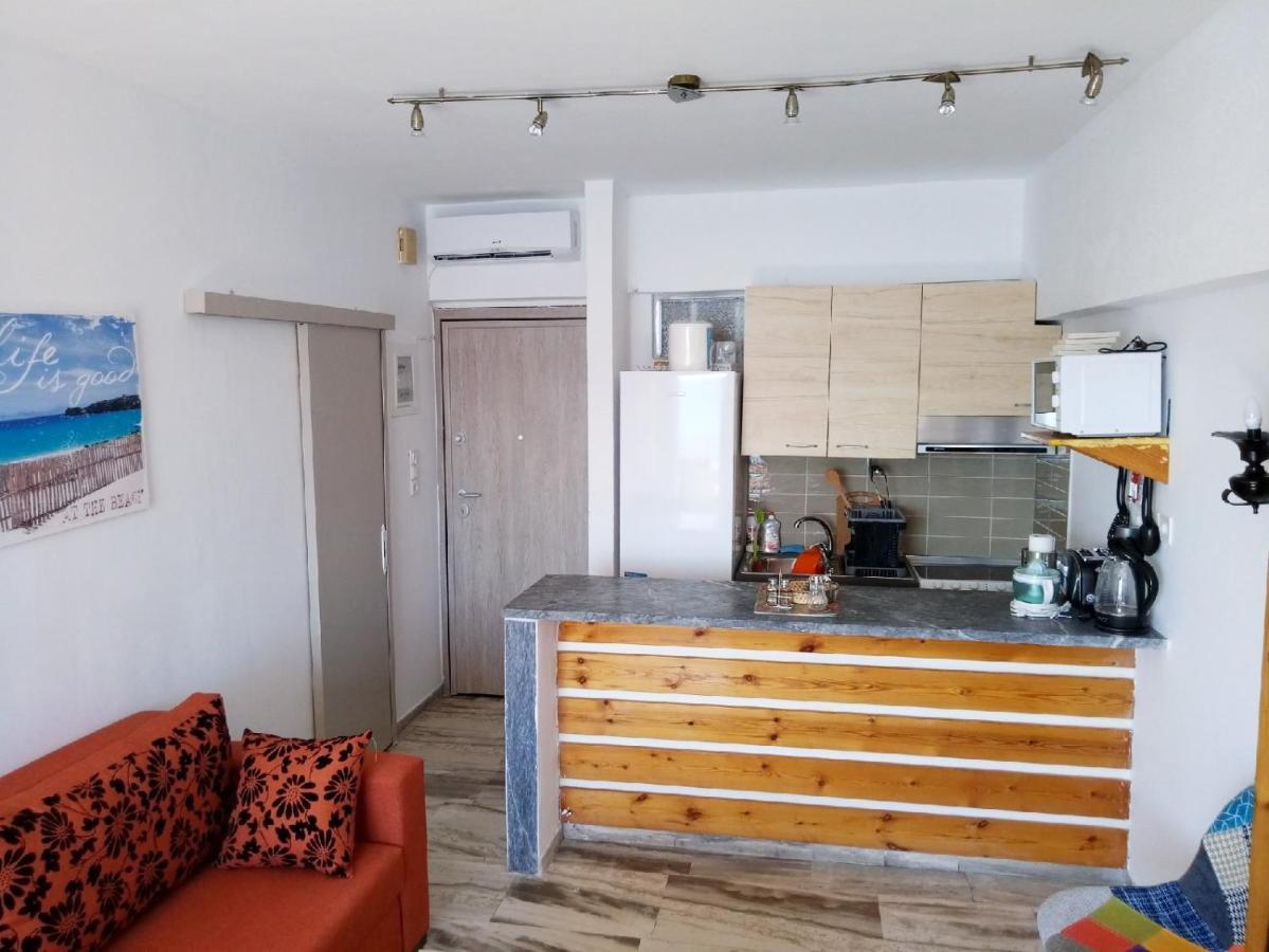 Atlas Apartment With Private Beach And Seaview Loutráki Dış mekan fotoğraf